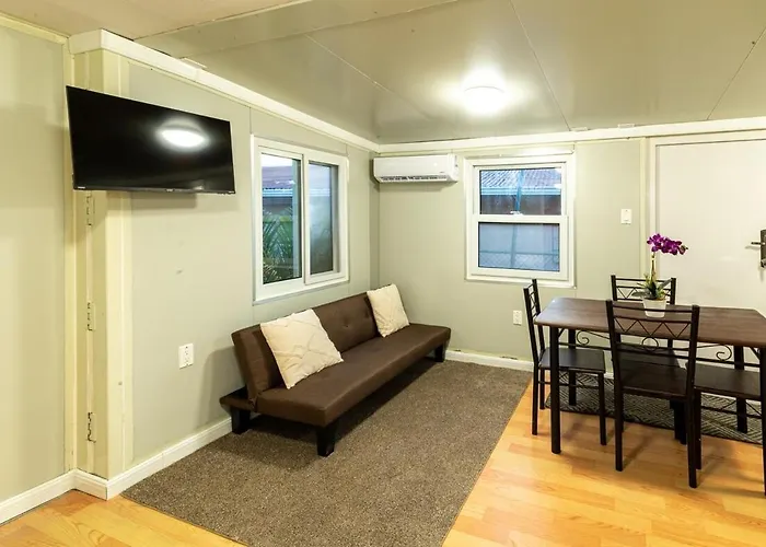 Beautiful Tiny House With Ac Wifi Appartement